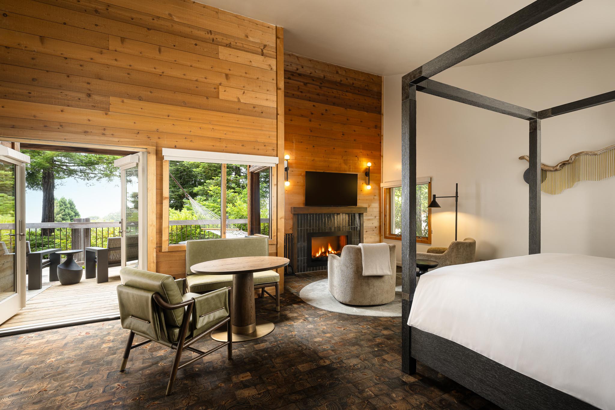 /images/stay/Cottage Bedroom.jpg